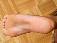 Someia-sweaty nylon feet