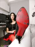Mistress red nylon feet