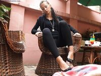 Mistress Larissa - Slave lick my heels