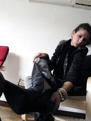 Mistress Maria boot & nylon feet