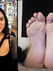 MILF DD sexy stinky feet