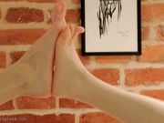 Two barefoot girls (part 2)