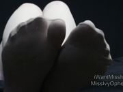 Miss Ivy Ophelia - FINDOM PANTYHOSE FEET WORSHIP