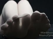 Miss Ivy Ophelia - FINDOM PANTYHOSE FEET WORSHIP
