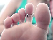 Vicky Vixxx - A meticulous Pedicure freak