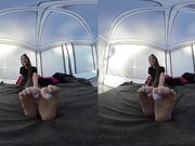 xxSmiley – Wrinkly soles in VR