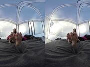 xxSmiley – Wrinkly soles in VR