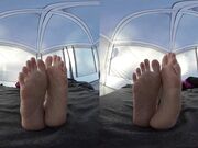 xxSmiley – Wrinkly soles in VR
