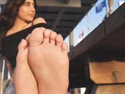 small latina feet size 6.5