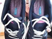 Miss Honey Barefeet - Smelly Feet And Shoes