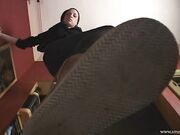 Mistress Maria-sweaty nylon footprint on glass