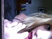 chupando o proprio pezinho