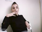 Goddess Mia-nylon feet worship