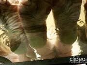 Maleka Twisted Toes and Whitney Morgan oily feet