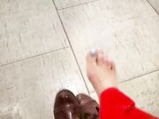 Stinky Smelly Steaming Asian Soles With Foot Vapor!