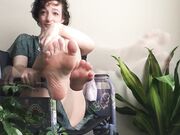 Self foot sniff and worship