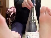 tall blonde measure her long soles feet