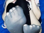 hot cum on small teen soles in pantyhose