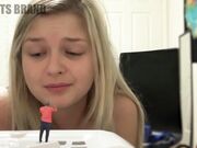 giantess ashlnn tiny photographer