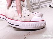 Jenna - Bare sweaty feet of a street girl