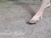 BareFoot Maria - Barefoot along the country road