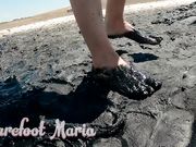 BareFoot Maria - Barefoot in the mud of the salt lake