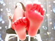 Herrin Adriana - Latex Footjob