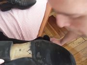 UNDER GIRLS FEET - Punk-Girl Stinky Feet