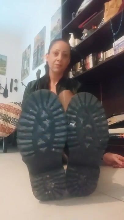 Arab goddess nylon feet