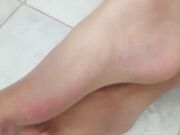 nylon feet in sheer nylons