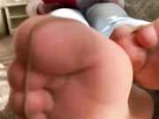 nylon feet in sheer nylons