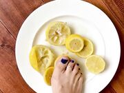 Lemon stomping squeeze