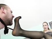 Lady Cruella-lick my sweaty nylon