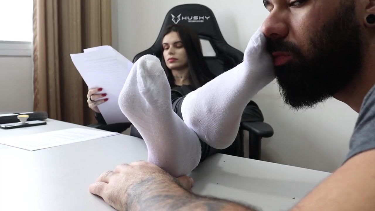 Emily foxx foot