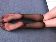 Female Big Nyloned Feet Soles