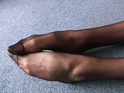 Female Big Nyloned Feet Soles