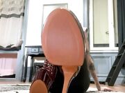 Footfetish - Teasing et Remise en Place par Dominatrice