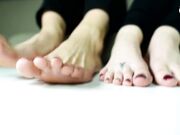 Czech Soles - Students' Sexy BIG And Small Feet Compare (Foot Fetish, Foot Compare, Foot) 