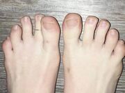 Freckled Feet - e wiggles before work3763