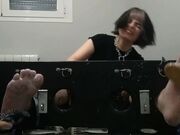 Cosquillas emo-goth chica espanola-3