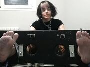 Cosquillas emo-goth chica espanola-3