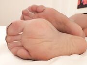 Noemis World-Smelly Beautiful Feet