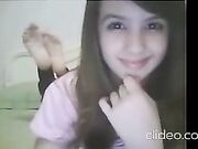Brazilian cam girl Lari shows her perfect feet and toes
