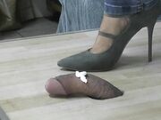 Shoejob - Crushed by Sexy Heels