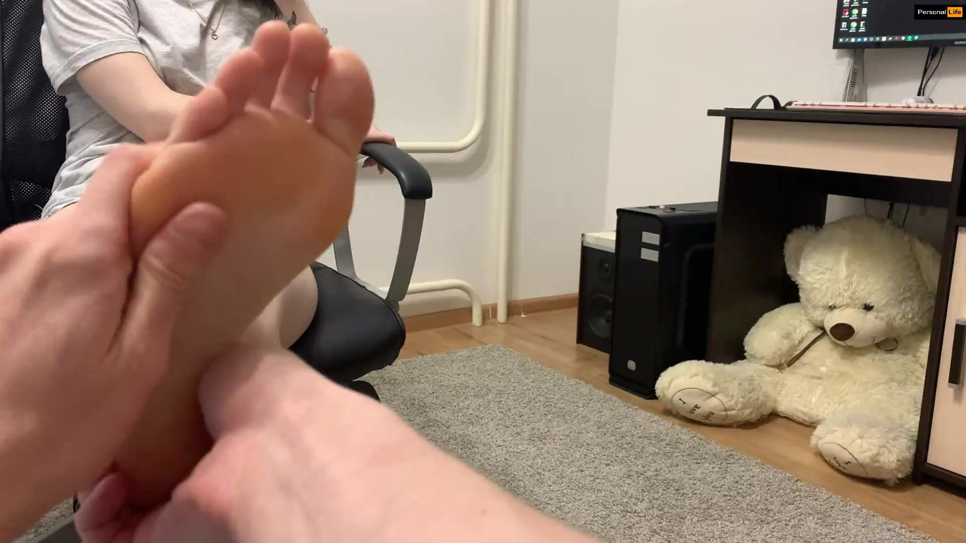 Feet 591