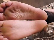 Elsi - Stinky feet  Barefoot