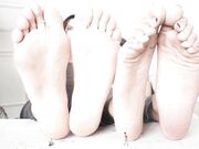 Giantess Roma & Giantess Amara -The Gift Exchange