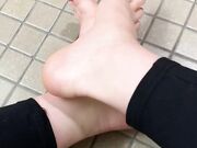 feet 1380