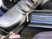 Mistress Gaia - Car Boot slave
