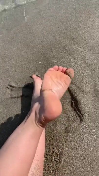 Feet 1544